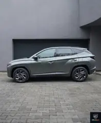 Hyundai Tucson 2025 z boku