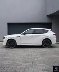 Mazda CX-60 Takumi z boku